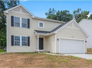 827 Hollyhock Dr, Greenville, MI 48838