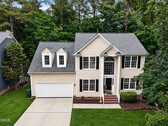 3rd image of 127 Maldon Dr