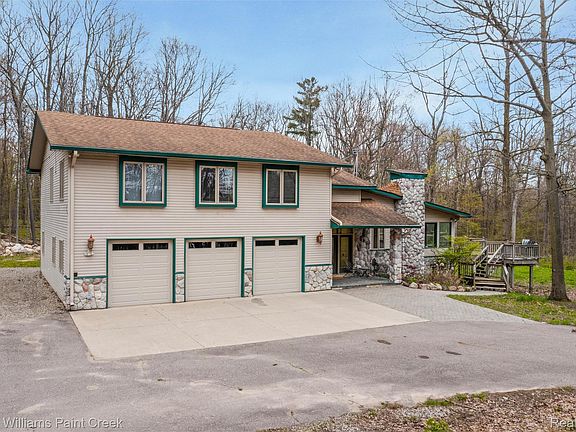 2nd image of 2390 Noble Rd