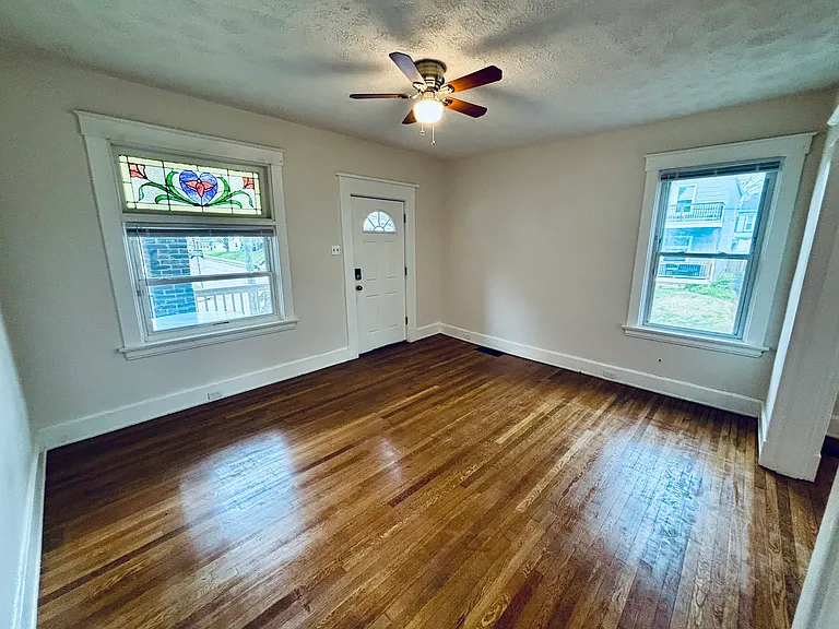 1800 Hopkins Ave #1 — Photo 2