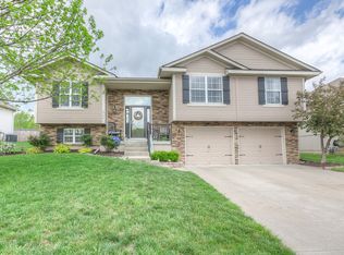 2709 NW Mill Dr, Blue Springs, MO 64015