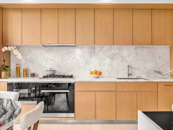 501 Third Avenue 24E image 3 of 5