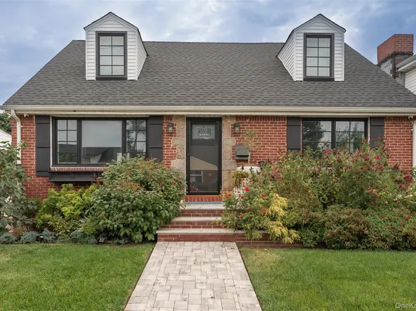 12043 194th Street, Saint Albans, NY 11412