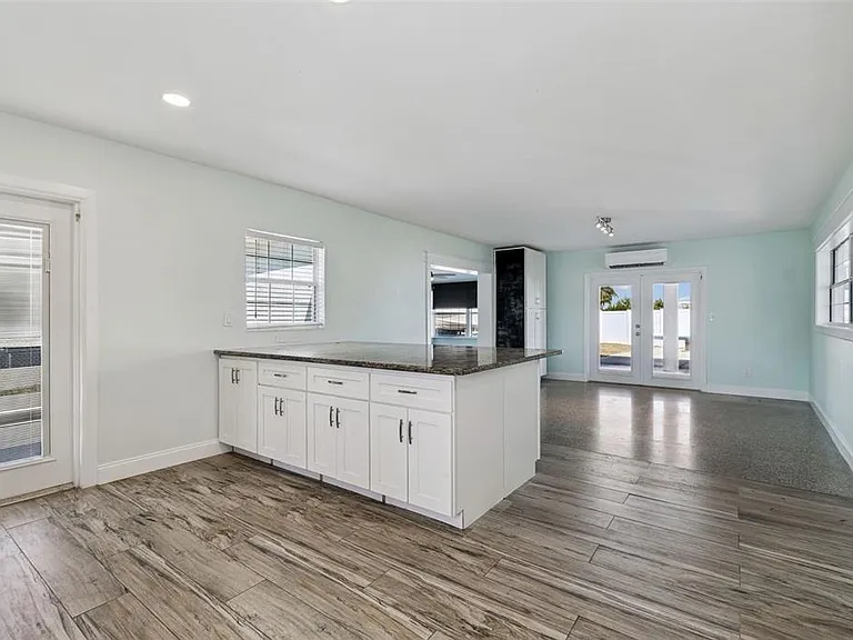 1733 Bayou Grande Blvd NE — Photo 11