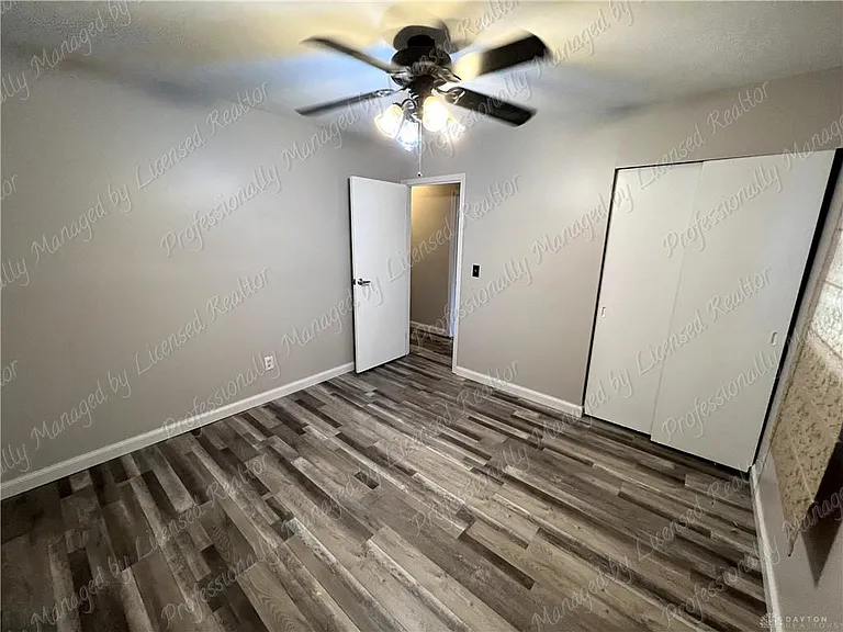 635 Cyril Ct — Photo 24