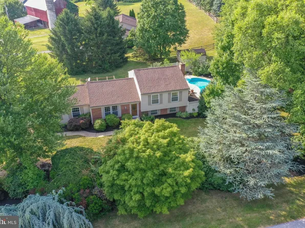 916 Cranberry Ln, York, PA 17402