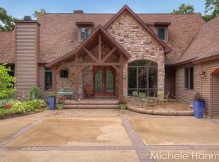 6538 S Evergreen Dr, Newaygo, MI 49337