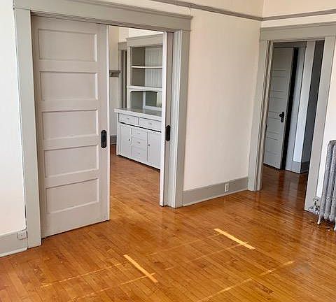 4th image of 220 E Juniper St APT 12
