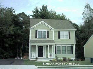 38 Crabtree Dr, Topsham, ME 04086