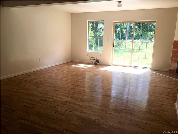 3rd image of 7 Westfield Ct