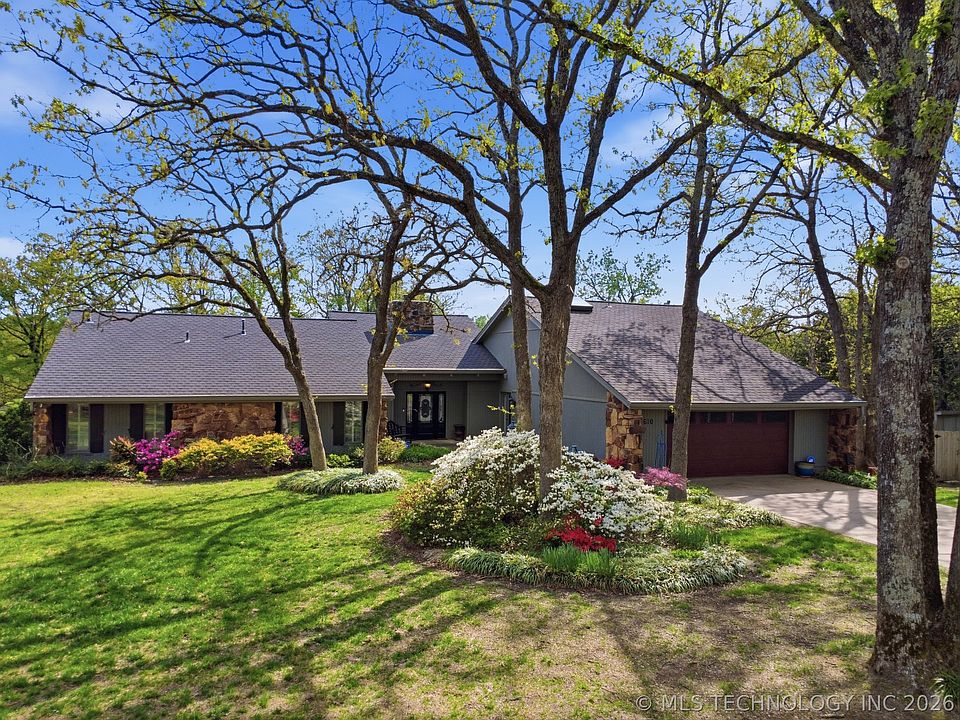 1st image of 1610 Country Club Dr