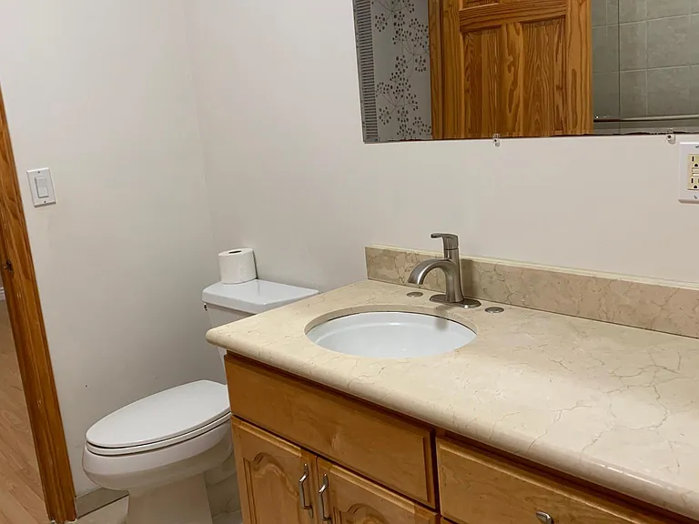 1626 N Alexandria Ave — Photo 17