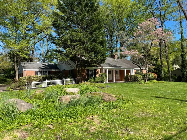 18 Indian Field Rd, Wilmington, DE 19810