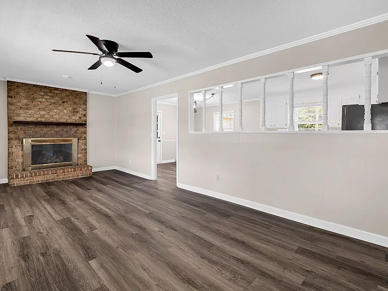 1354 Rogers Rd — Photo 16