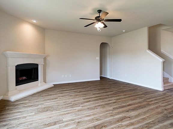 4th image of 1811 Silver Oaks Dr