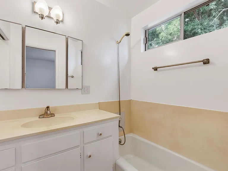 808 Princeton St #D — Photo 23