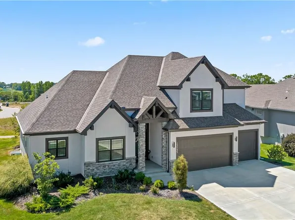 15733 W 165th Ter, Olathe, KS 66062