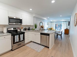 15566 Rayen St #835BDNXNR, North Hills, CA 91343