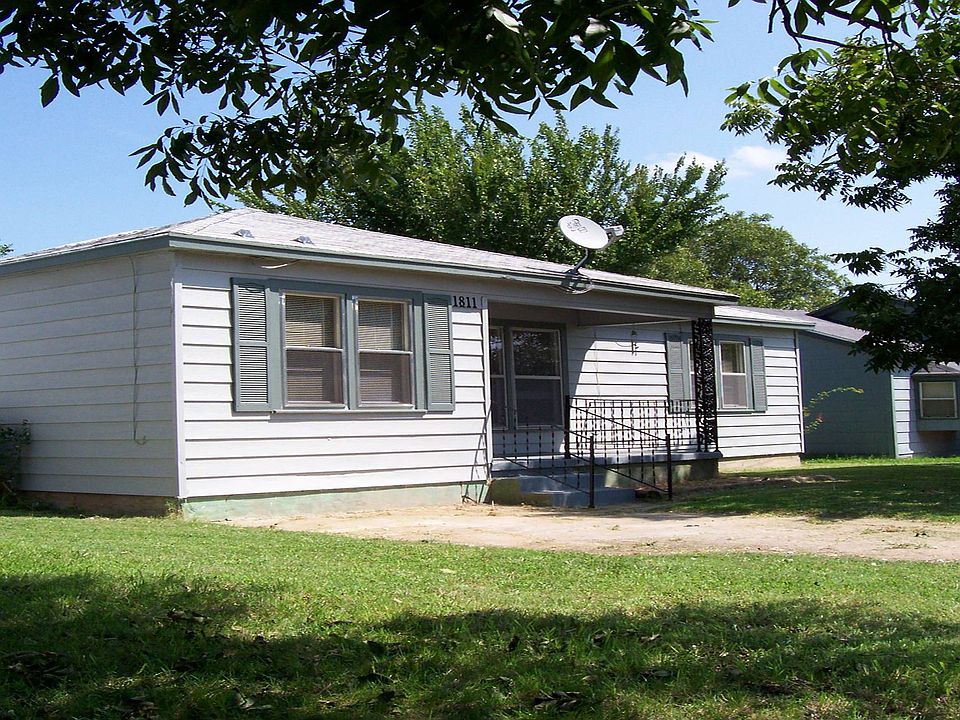 Front Yard - 1811 NW Floyd