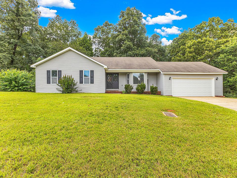 1st image of 335 Cotton Blossom Rd