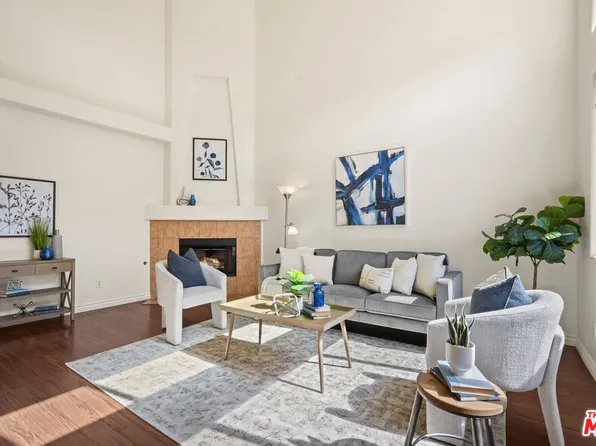10924 Bloomfield St APT 2, Toluca Lake, CA 91602