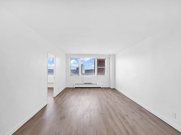 3rd image of 5800 Arlington Ave APT 7F