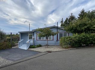1750 Village Pines Ln, Coos Bay, OR 97420