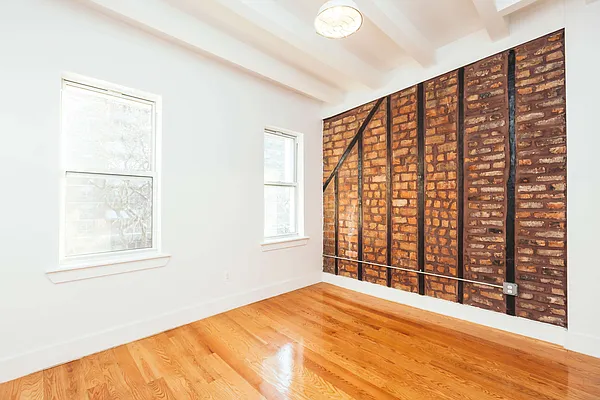 Rented by Nooklyn NYC LLC | media 30