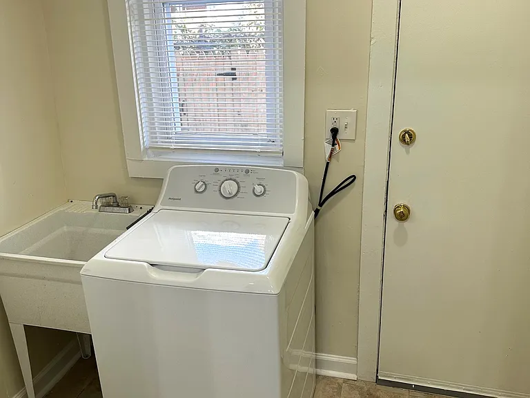 1st floor laundry