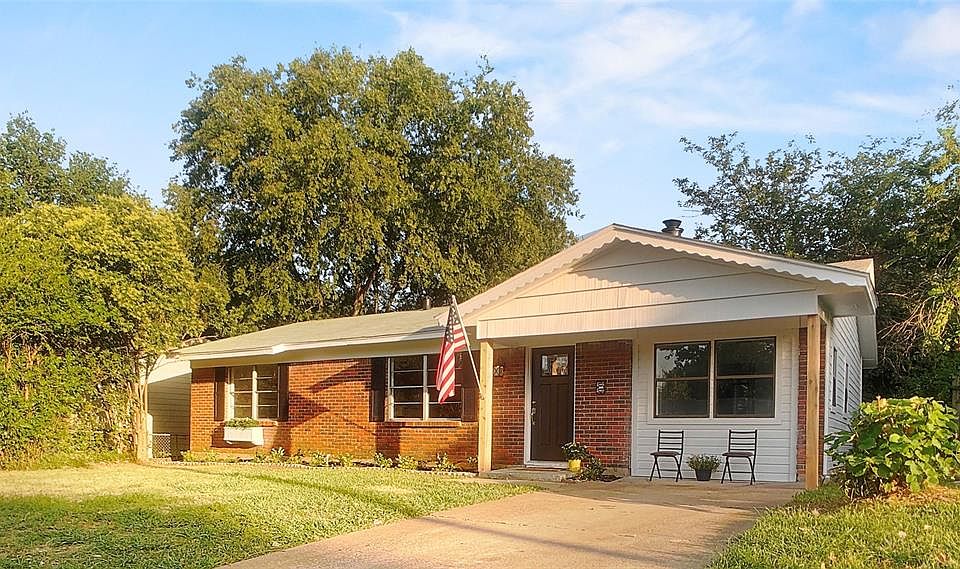 1st image of 422 E Lavender Ln