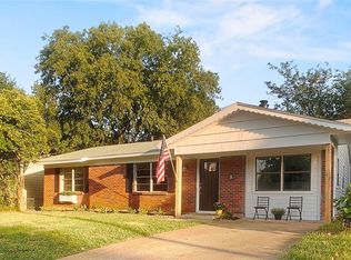 422 E Lavender Ln, Arlington, TX 76010