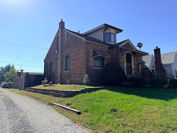 2nd image of 115 Ruth St
