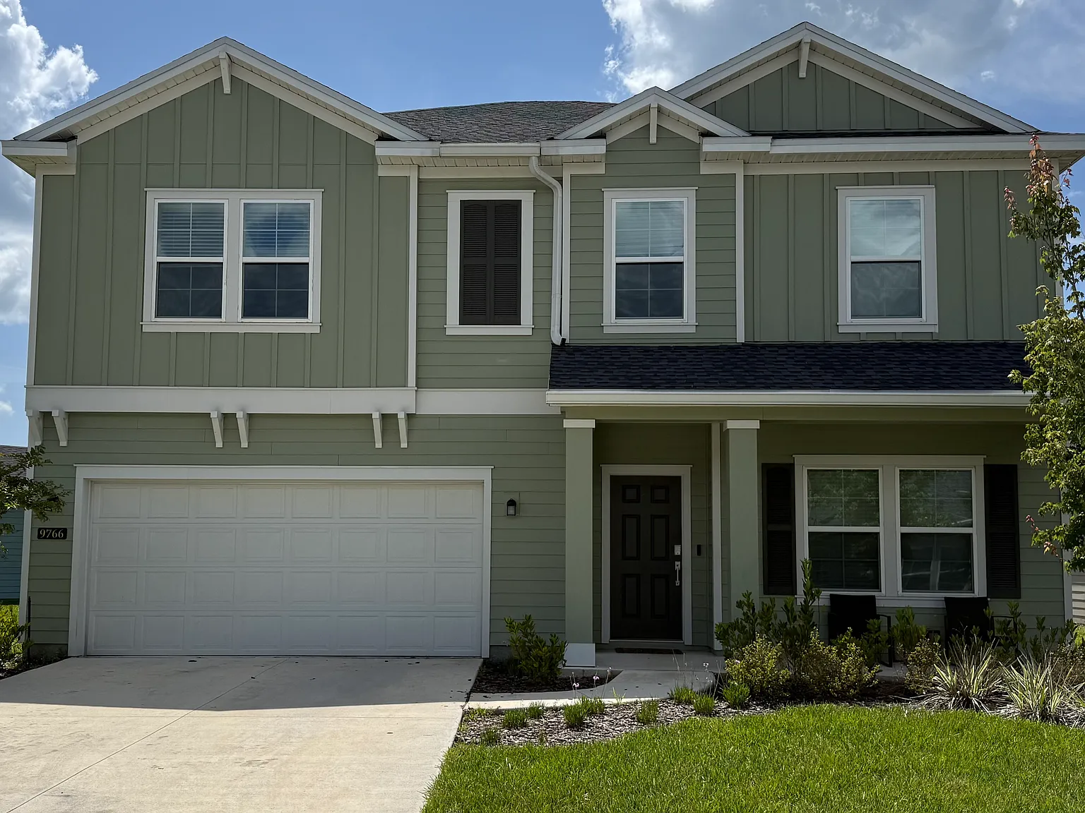 4 bed, 2.5 bath, 2358 sqft, $2,550 — Photo 1