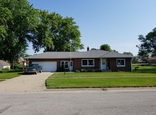 219 E Summit St, Wilton, IA 52778