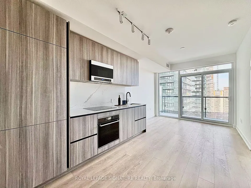 117 Broadway Ave #2006