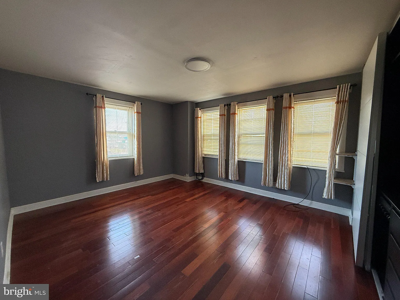 2 bed, 1.0 bath, 1100 sqft, $1,625 — Photo 2