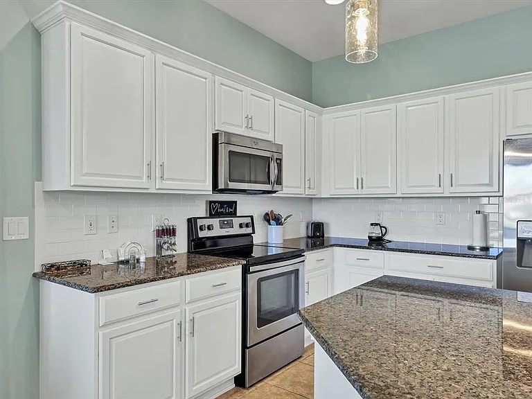 10424 Crooked Creek Dr — Photo 17