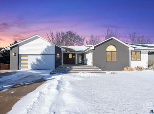 6812 W Hathaway Ln, Sioux Falls, SD 57106