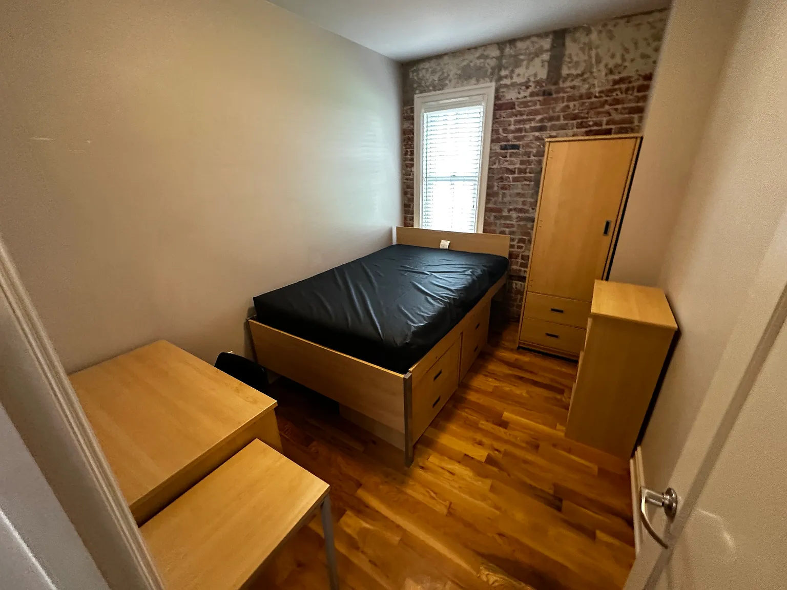 2 bed, 443 sqft, $3,400 — Photo 3