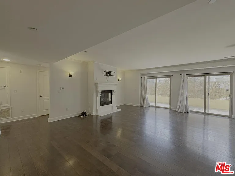 1522 Amherst Ave #101 — Photo 8