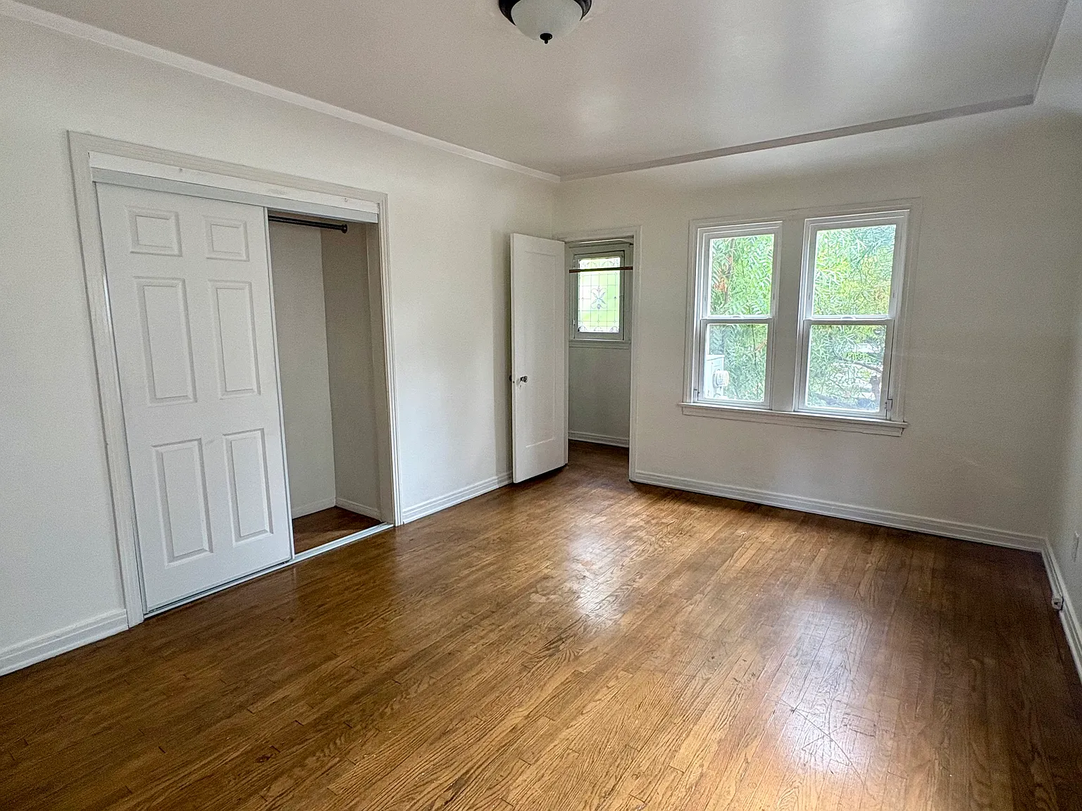 2 bed, 1100 sqft, $3,600 — Photo 3
