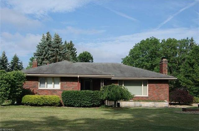 1st image of 4660 Montrose Ave
