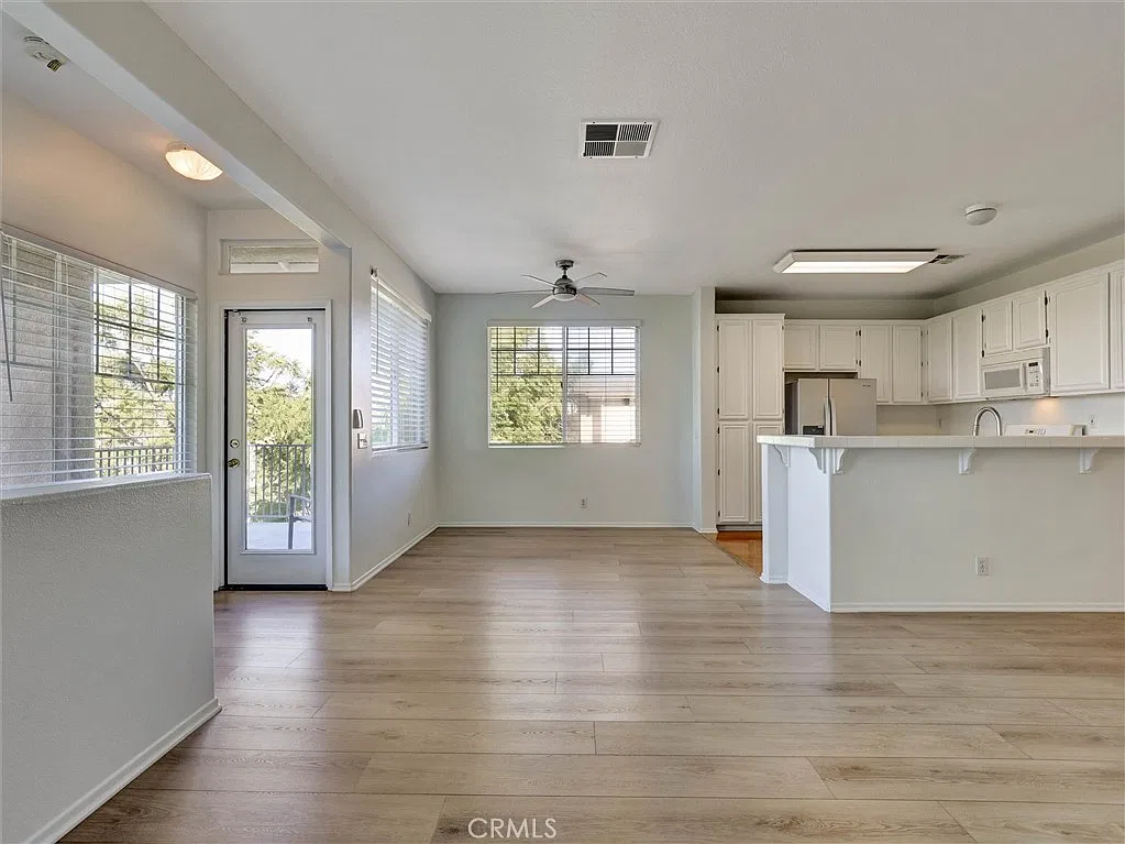 2 bed, 1158 sqft, $3,500 — Photo 4