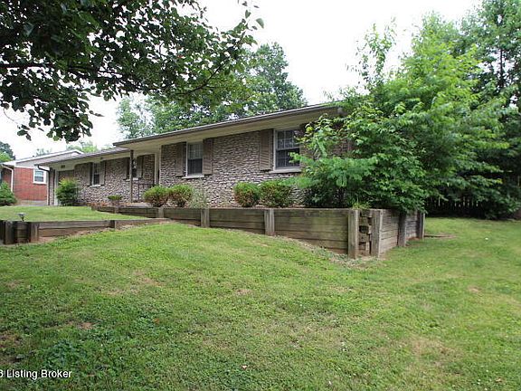 2nd image of 929 Brookhaven Dr