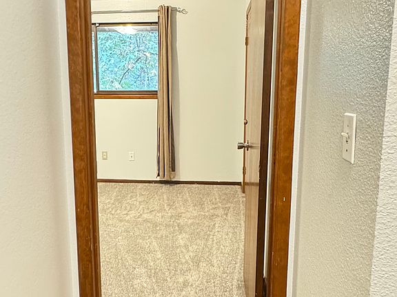 5th image of 14018 NE 13th St