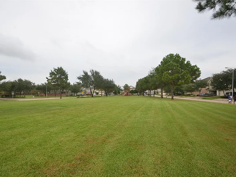 25254 Finchgrove Ln — Photo 32