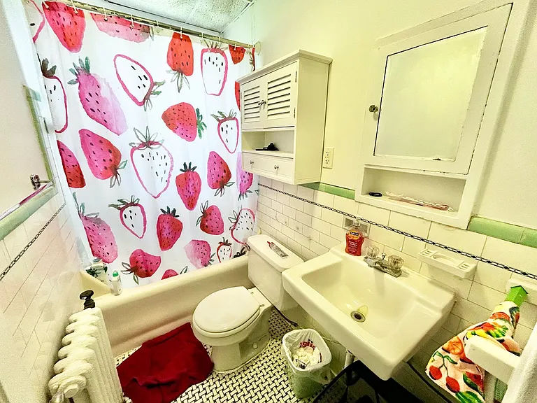 Varsity Management - 809 E. Kingsley — Photo 13