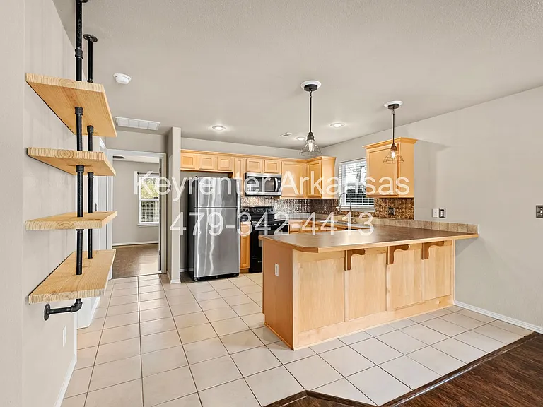 1481 Holland Dr — Photo 17