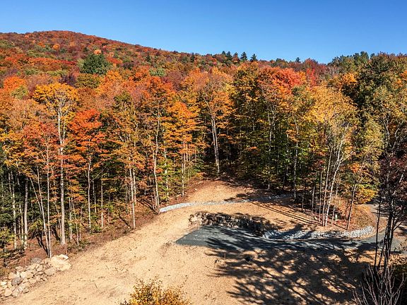 4th image of 1243 North Hollow Road