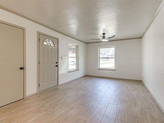 5th image of 1715 Edgewood Dr